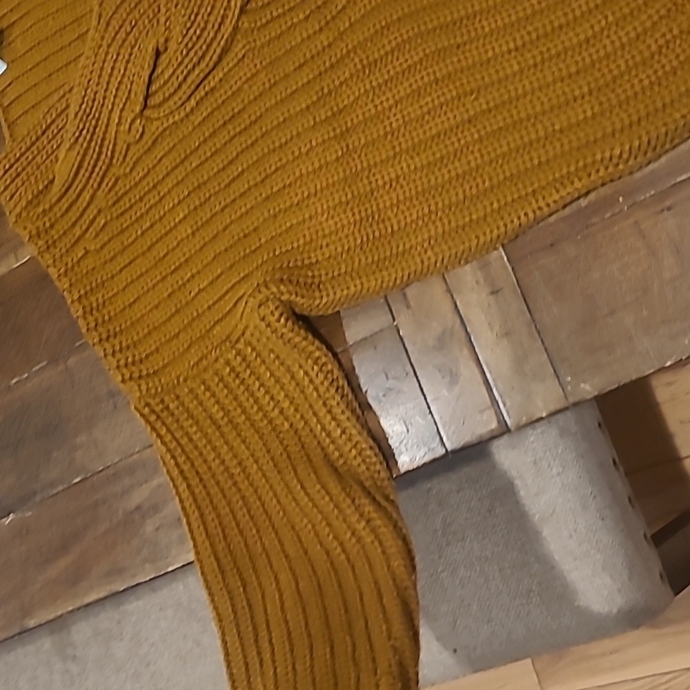 She + Sky Brown Chunky Cable Knit Crop Sweater One Size - Picture 2 of 5
